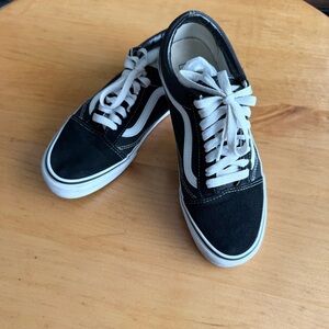 VANS Classic Black and White Sneakers Size 7 In Men’s And 8.5 In Woman’s